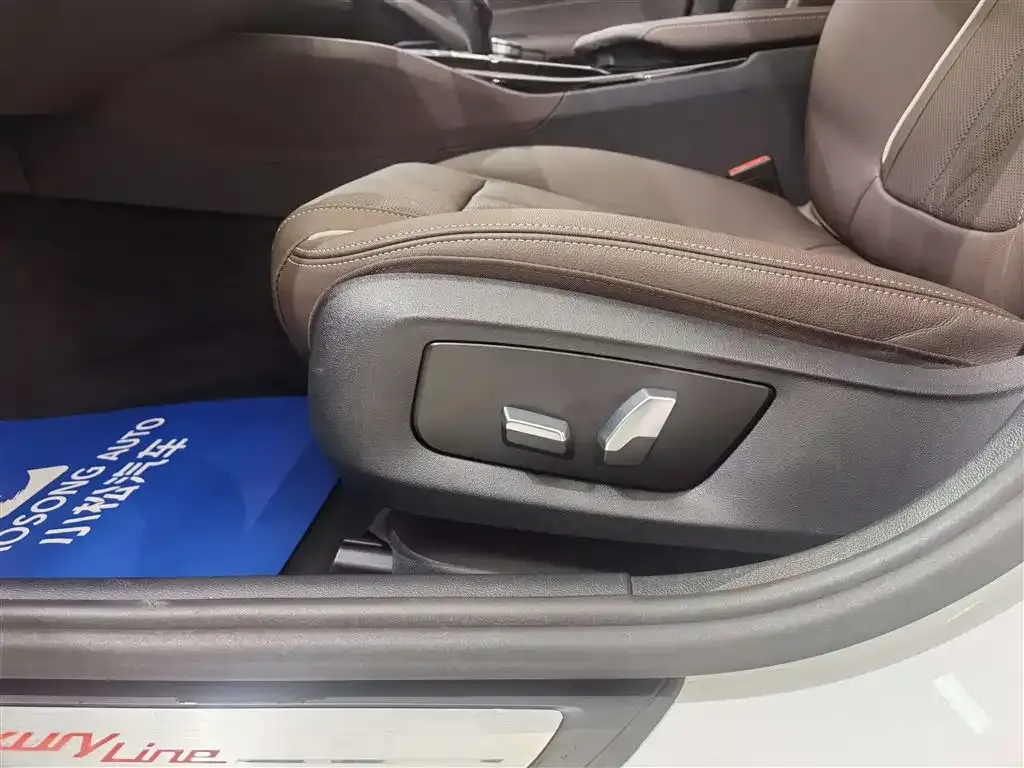 BMW 5 Series 2022 из CN, фото 6