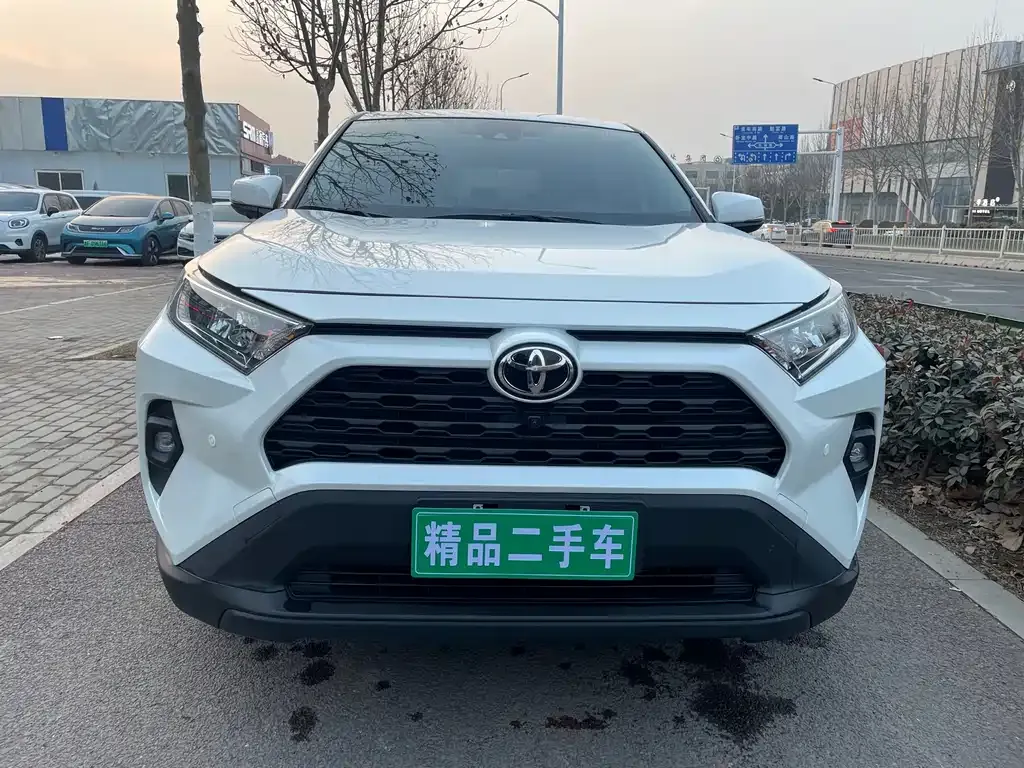 Toyota RAV4 2024 из CN, фото 2