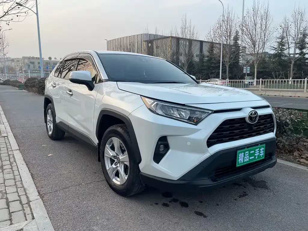 Toyota RAV4 2024 из CN, фото 4
