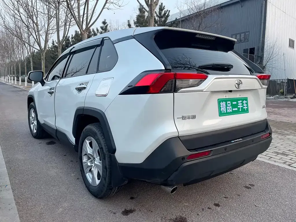 Toyota RAV4 2024 из CN, фото 7