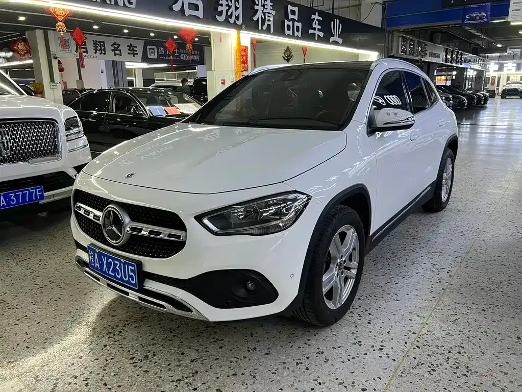Mercedes-Benz GLA — фото 1