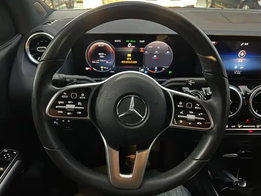 Mercedes-Benz GLA — фото 2