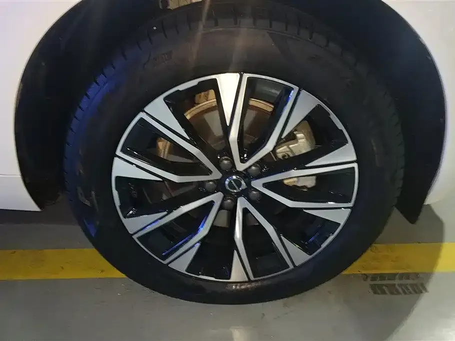 Volvo XC60 2024 из CN, фото 7