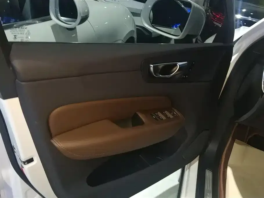 Volvo XC60 2024 из CN, фото 4