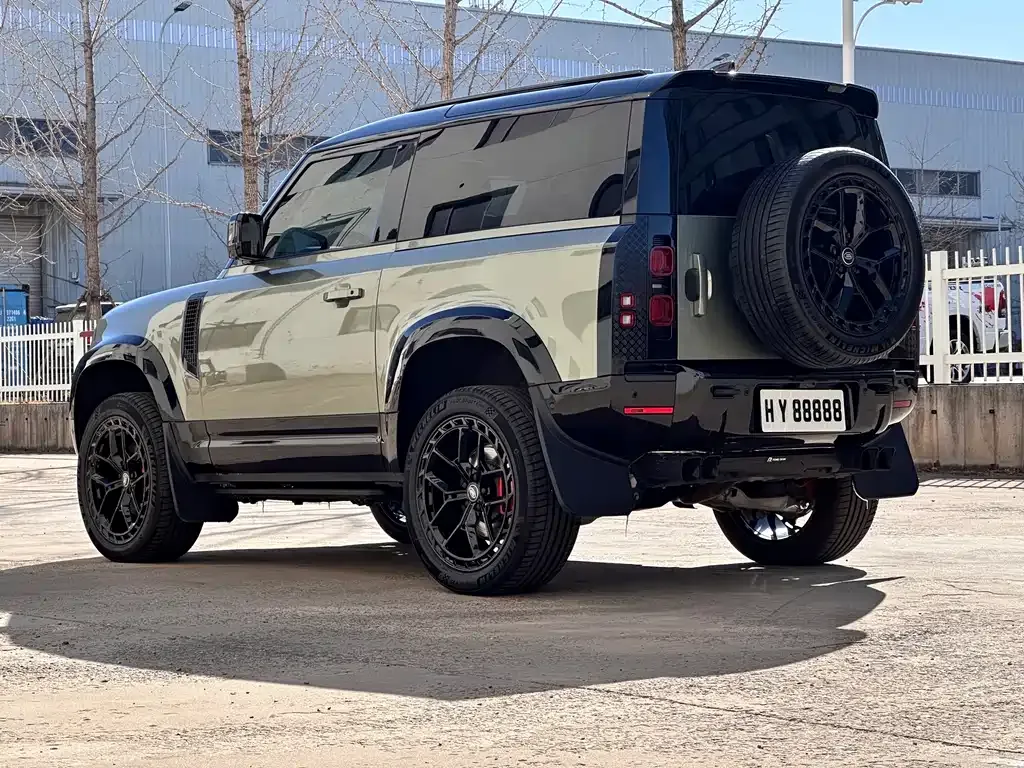Land Rover Defender — фото 6