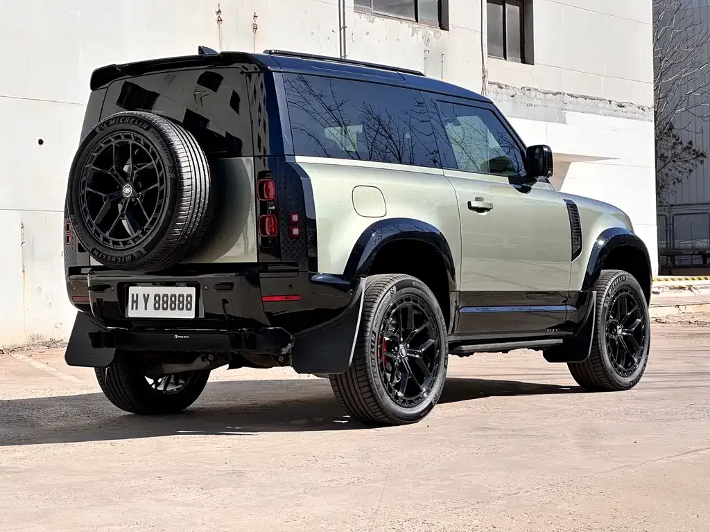 Land Rover Defender — фото 10