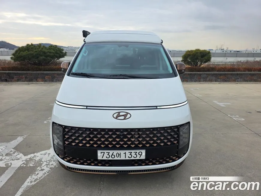 Hyundai Staria