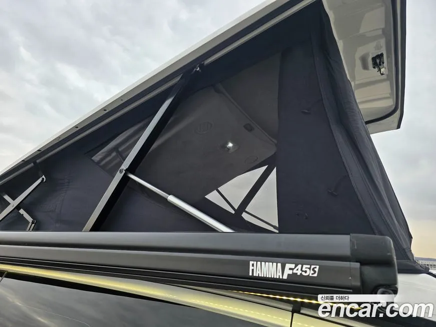 Hyundai Staria 2023 из KR, фото 3