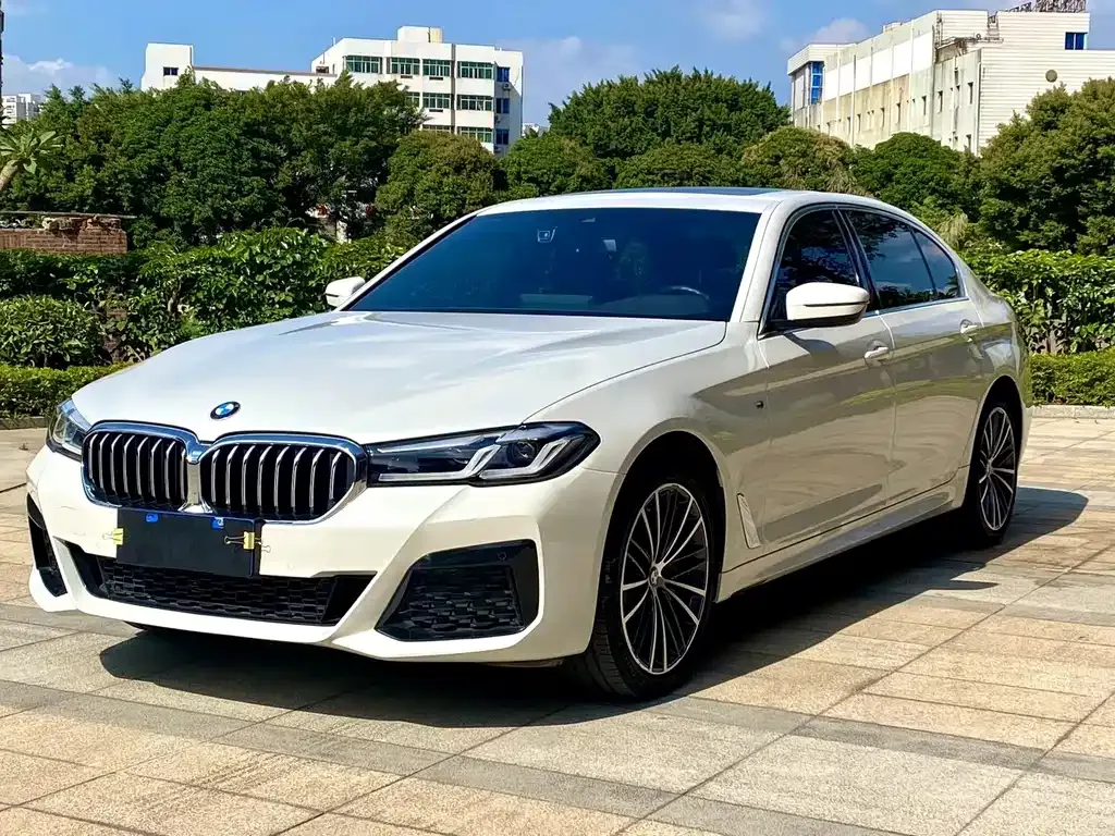 BMW 5 Series — фото 7