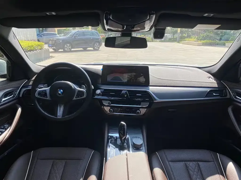 BMW 5 Series — фото 2