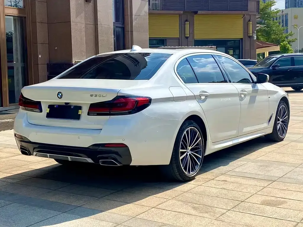 BMW 5 Series — фото 3