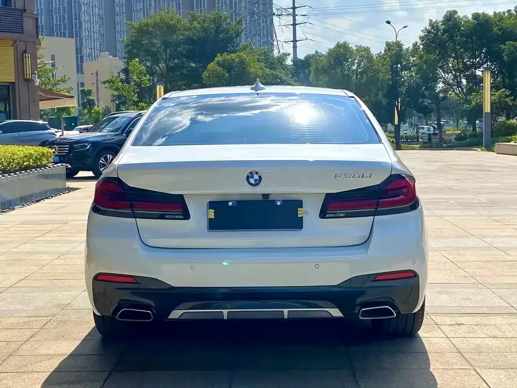 BMW 5 Series — фото 9