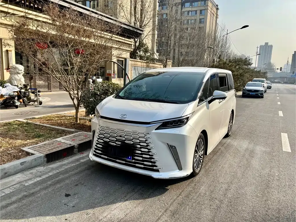 Lexus LM 2025 из CN, фото 1