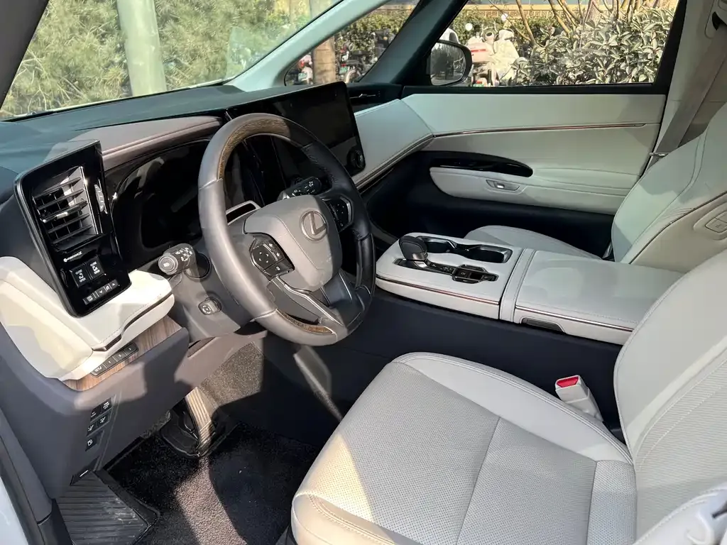 Lexus LM 2025 из CN, фото 6
