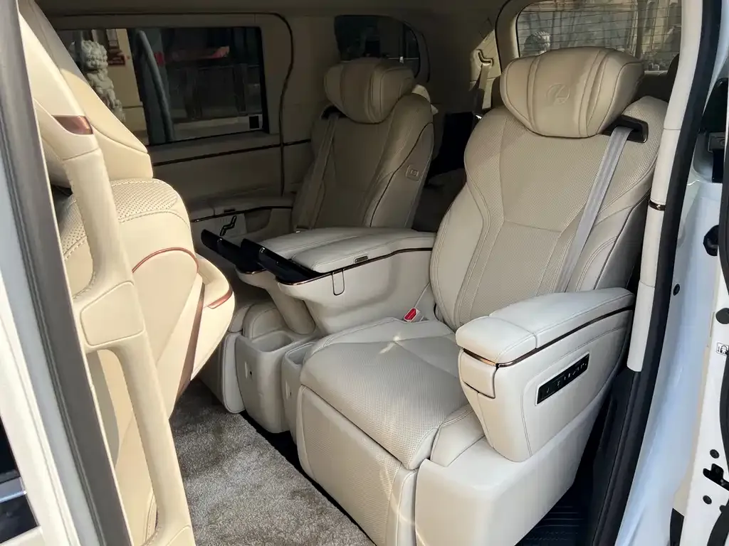 Lexus LM 2025 из CN, фото 5