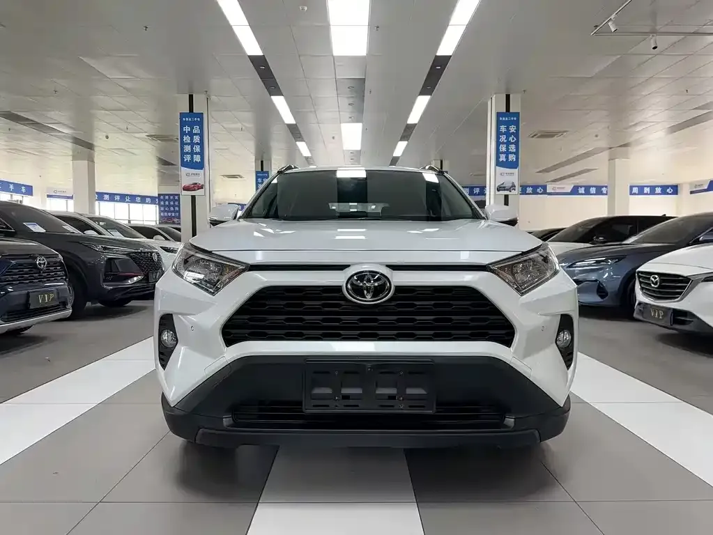 Toyota RAV4 2023 из CN, фото 6