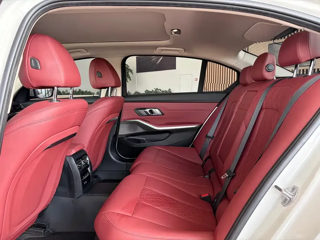 BMW 3 Series 2024 из CN, фото 7