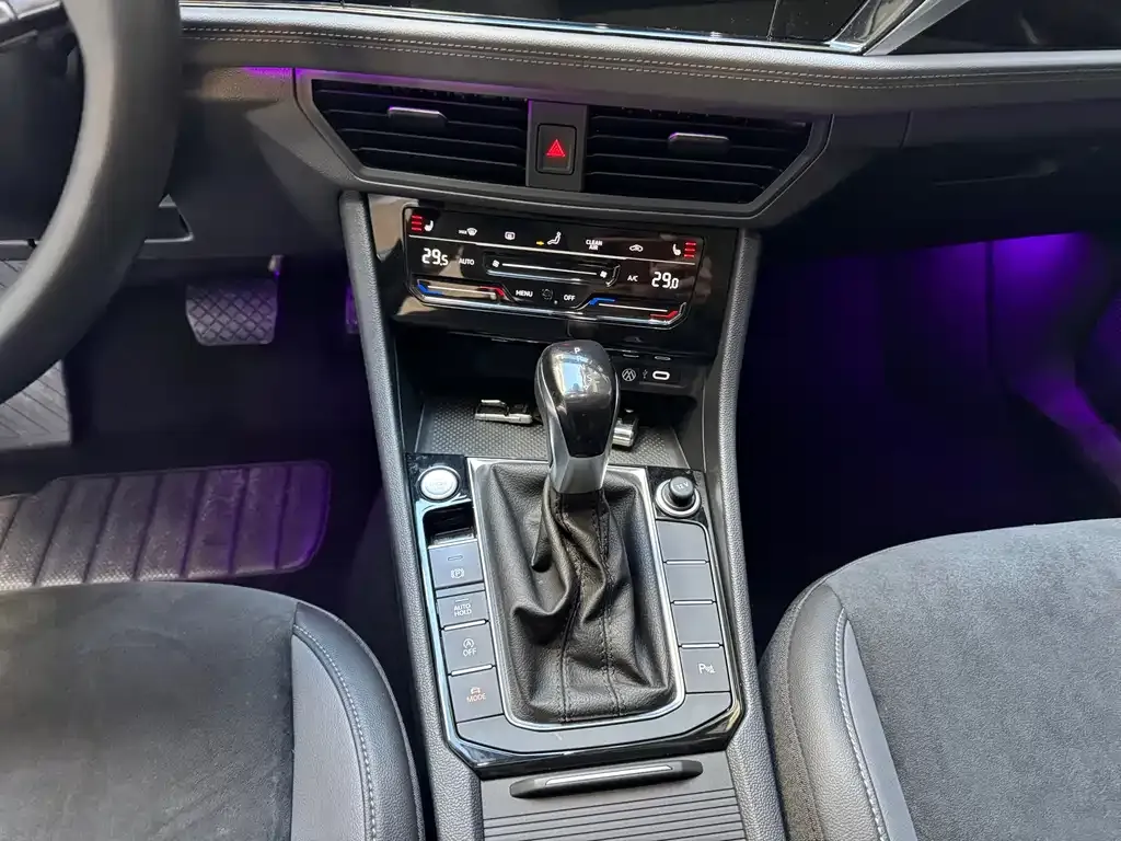 Volkswagen Sagitar 2022 из CN, фото 5