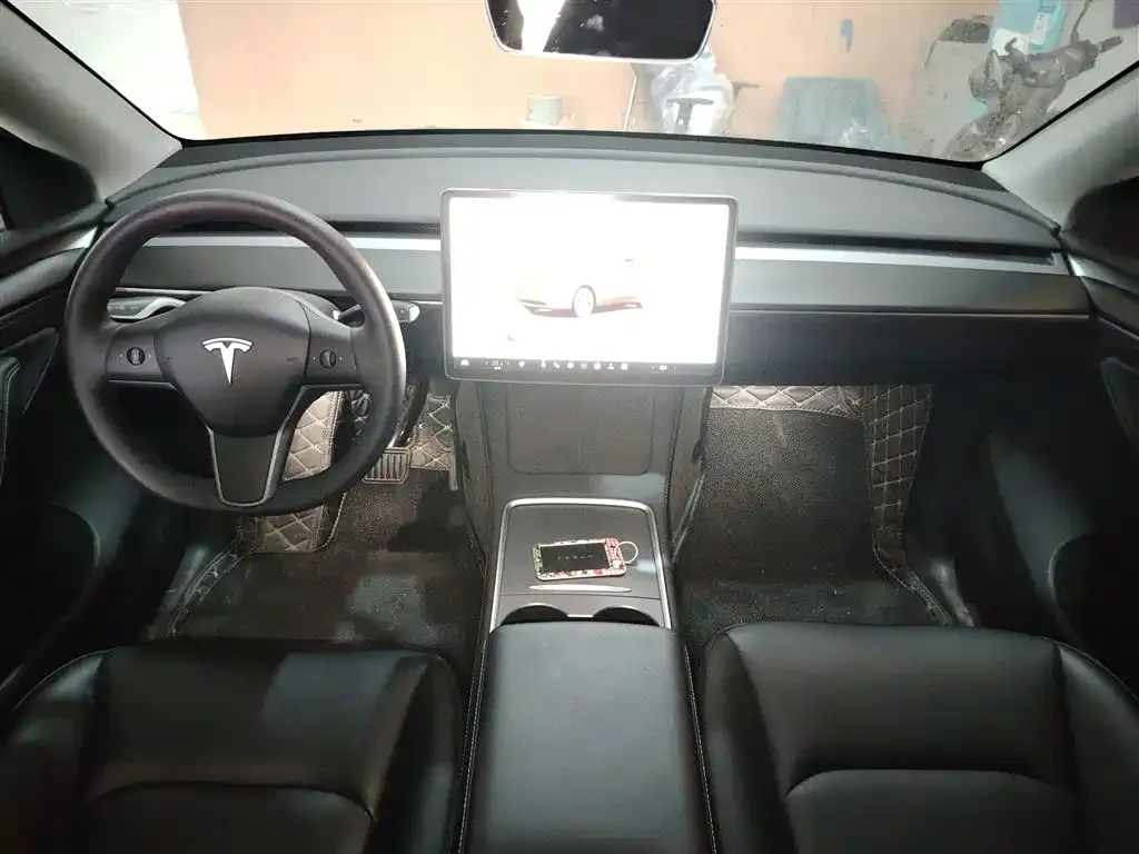 Tesla Model Y 2023 из CN, фото 2