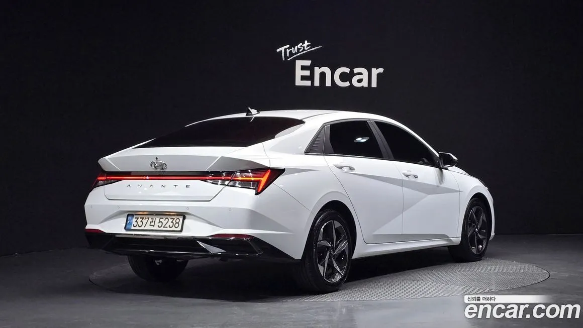 Hyundai AVANTE — фото 3