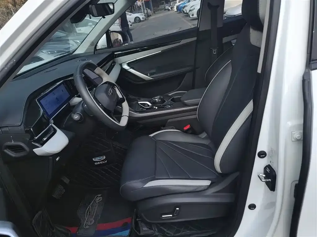 Geely Boyue L 2024 из CN, фото 3