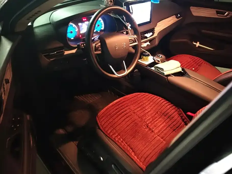 Hongqi E-QM5 2024 из CN, фото 5