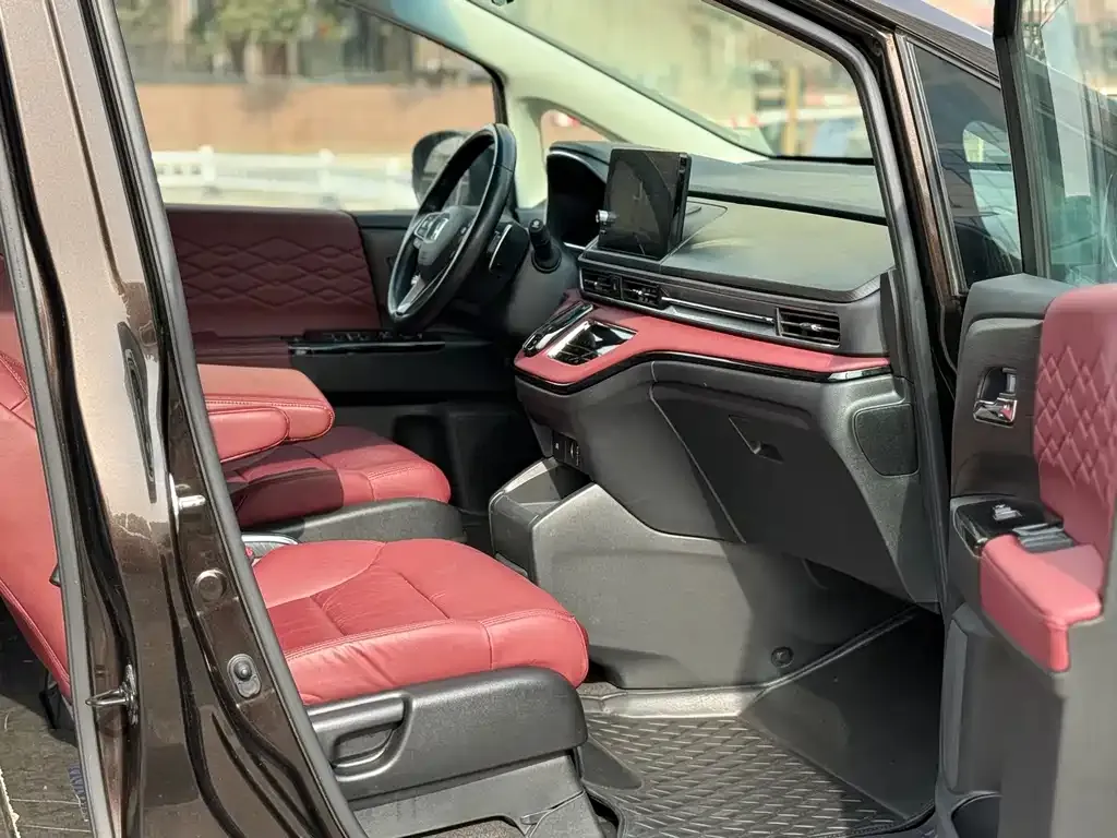 Honda Elysion 2022 из CN, фото 10