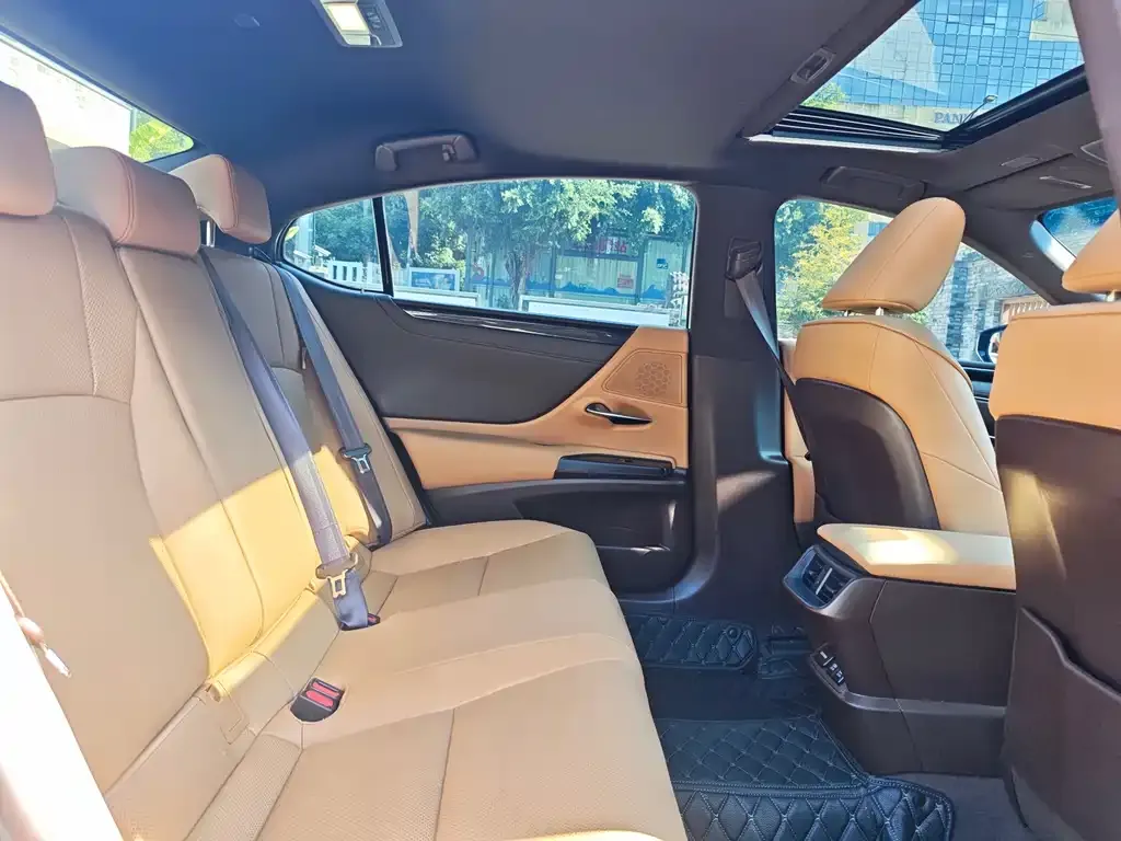 Lexus ES 2021 из CN, фото 3