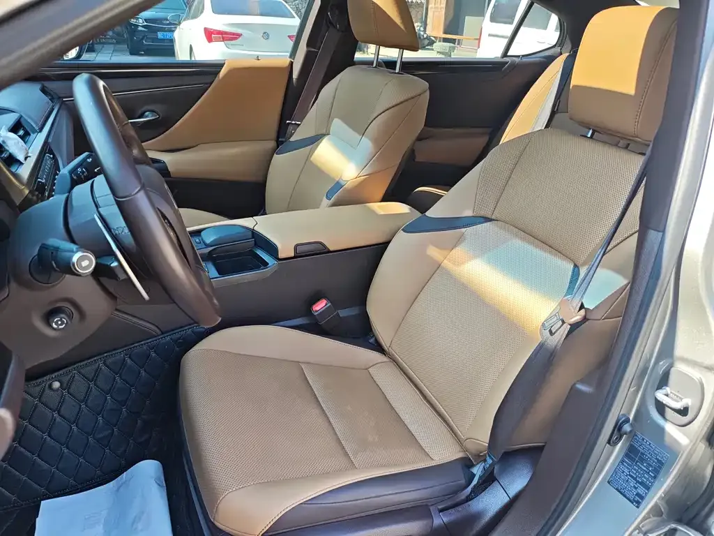 Lexus ES 2021 из CN, фото 8