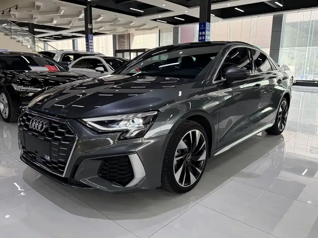 Audi A3 2023 из CN, фото 1