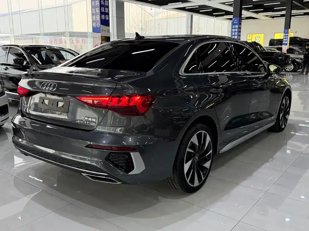 Audi A3 2023 из CN, фото 2