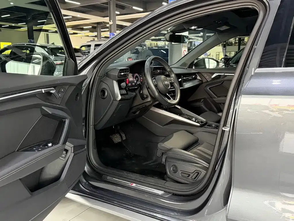 Audi A3 2023 из CN, фото 7