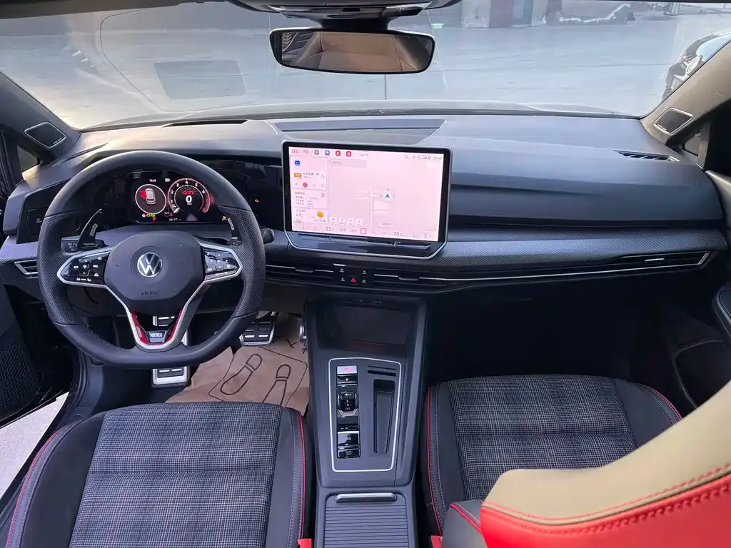 Volkswagen Golf GTI — фото 9