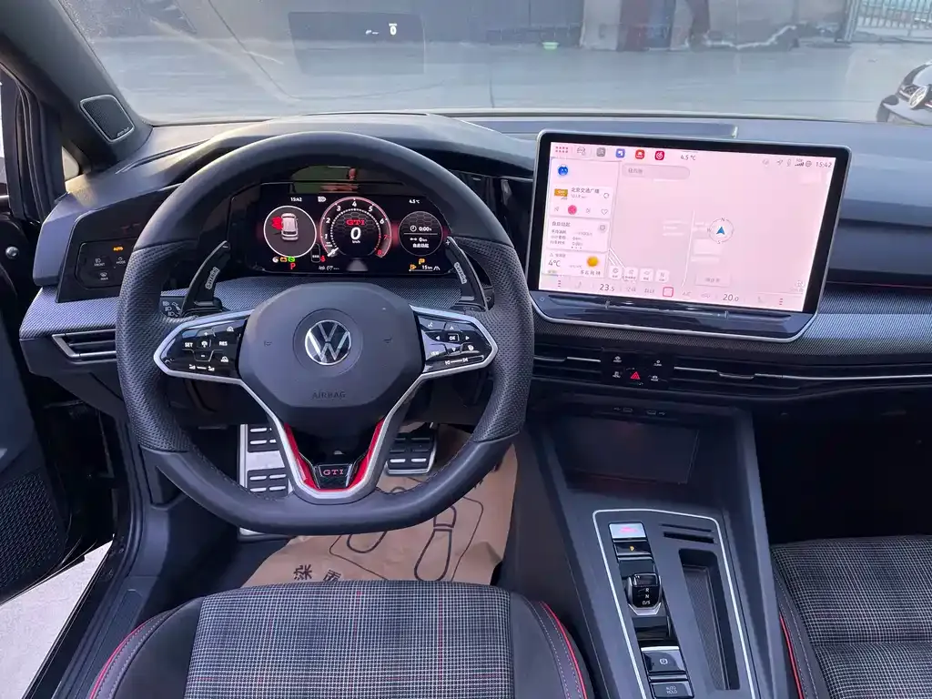 Volkswagen Golf GTI — фото 7