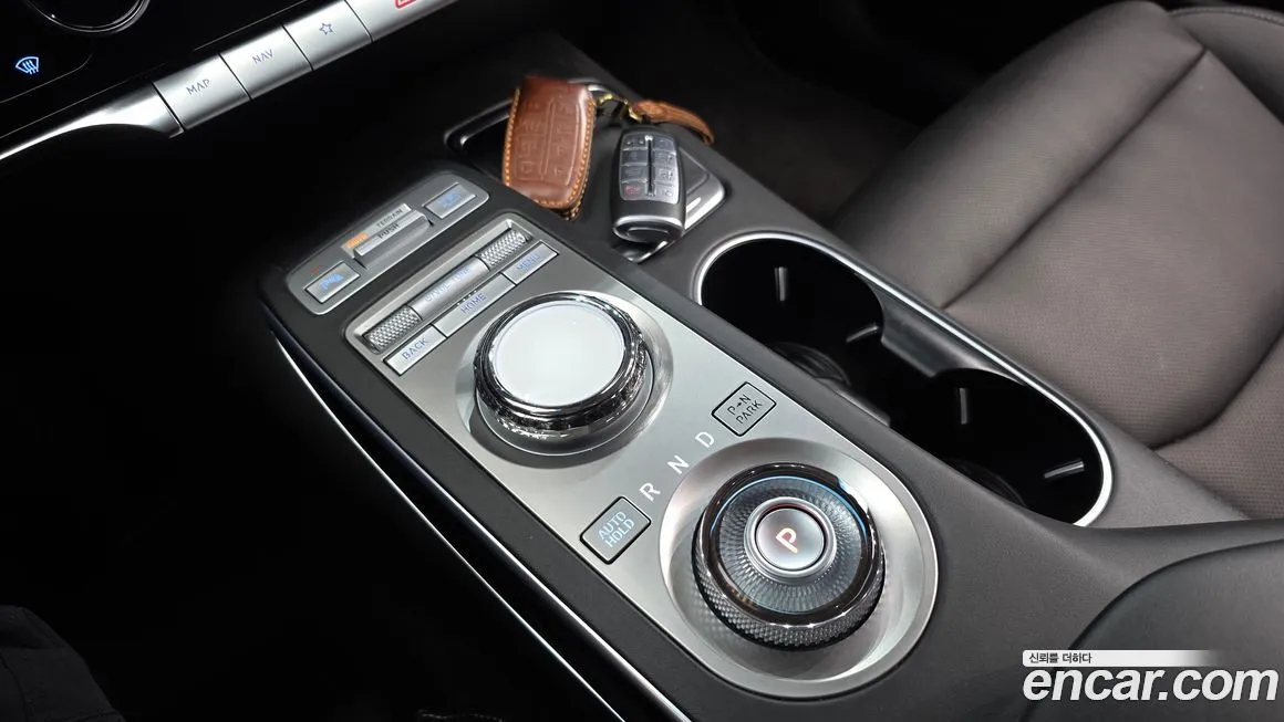 Genesis GV70 — фото 10