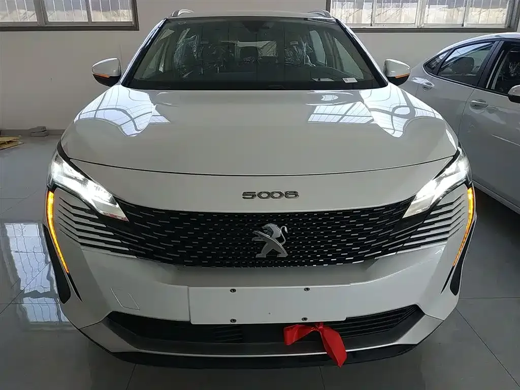 Peugeot 5008 2025 из CN, фото 3