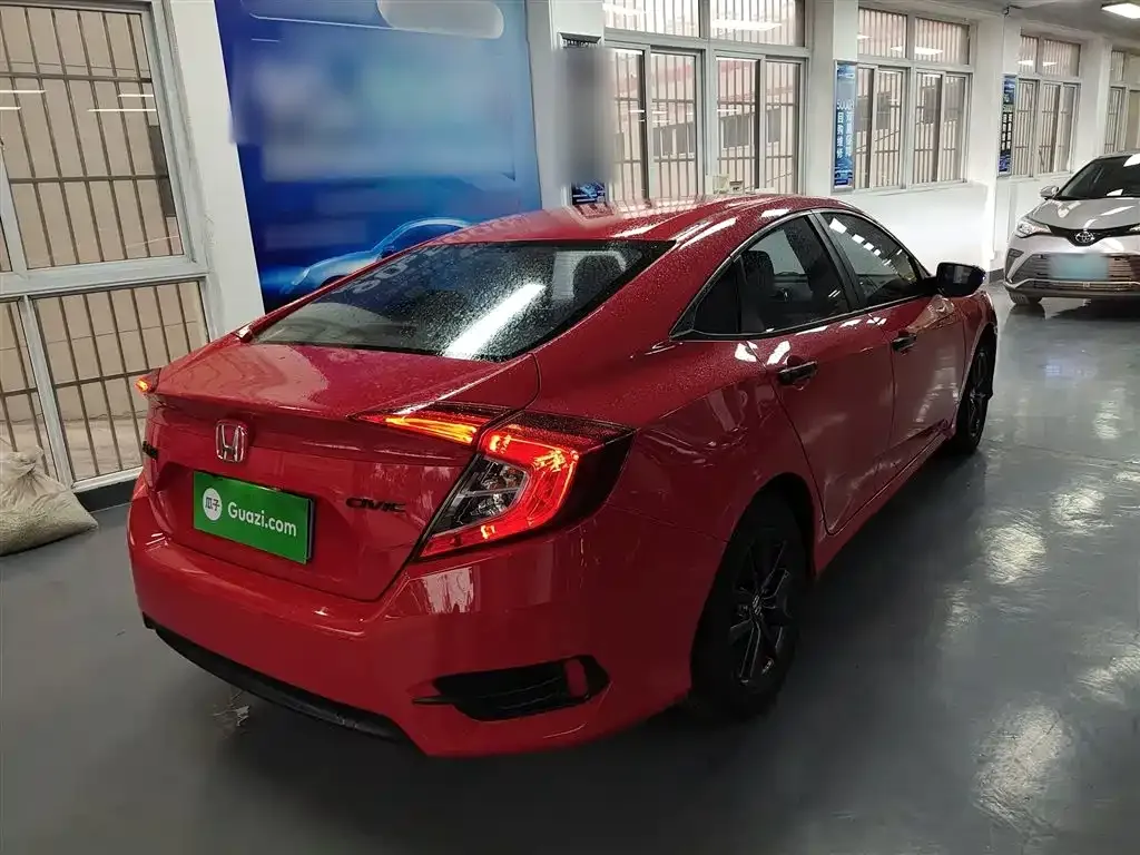 Honda Civic — фото 5