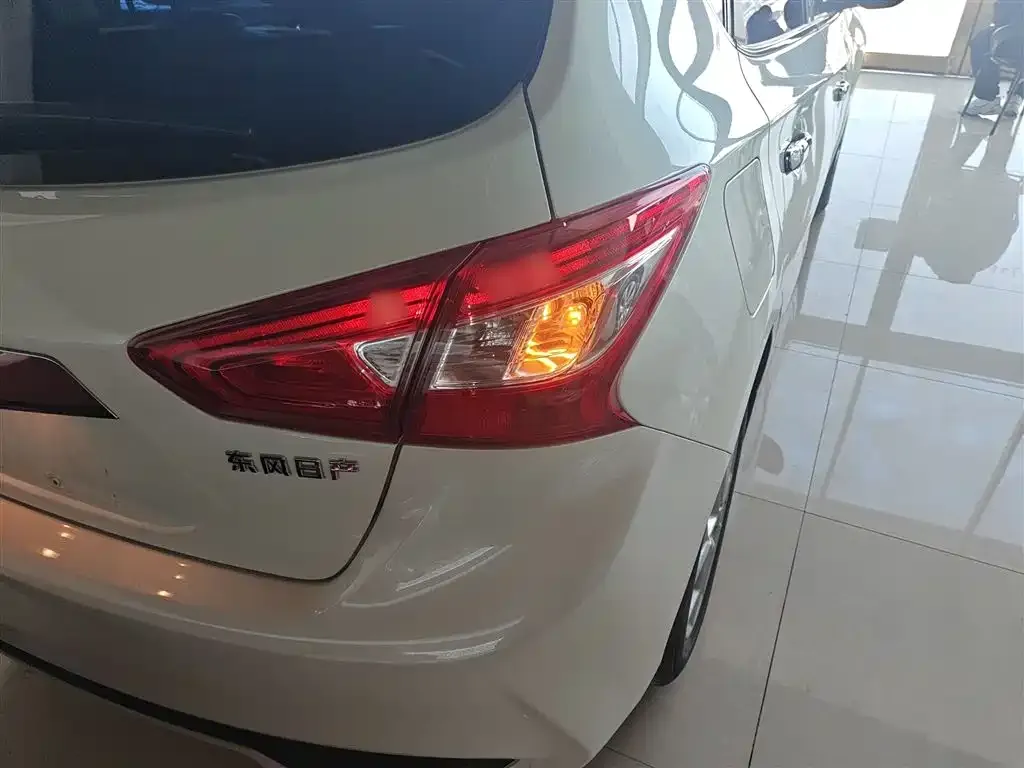 Nissan Tiida 2024 из CN, фото 5