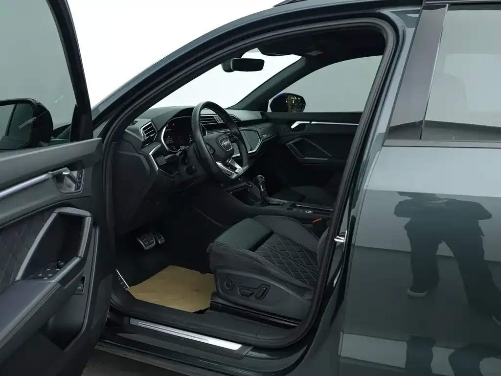 Audi Q3 2024 из CN, фото 7