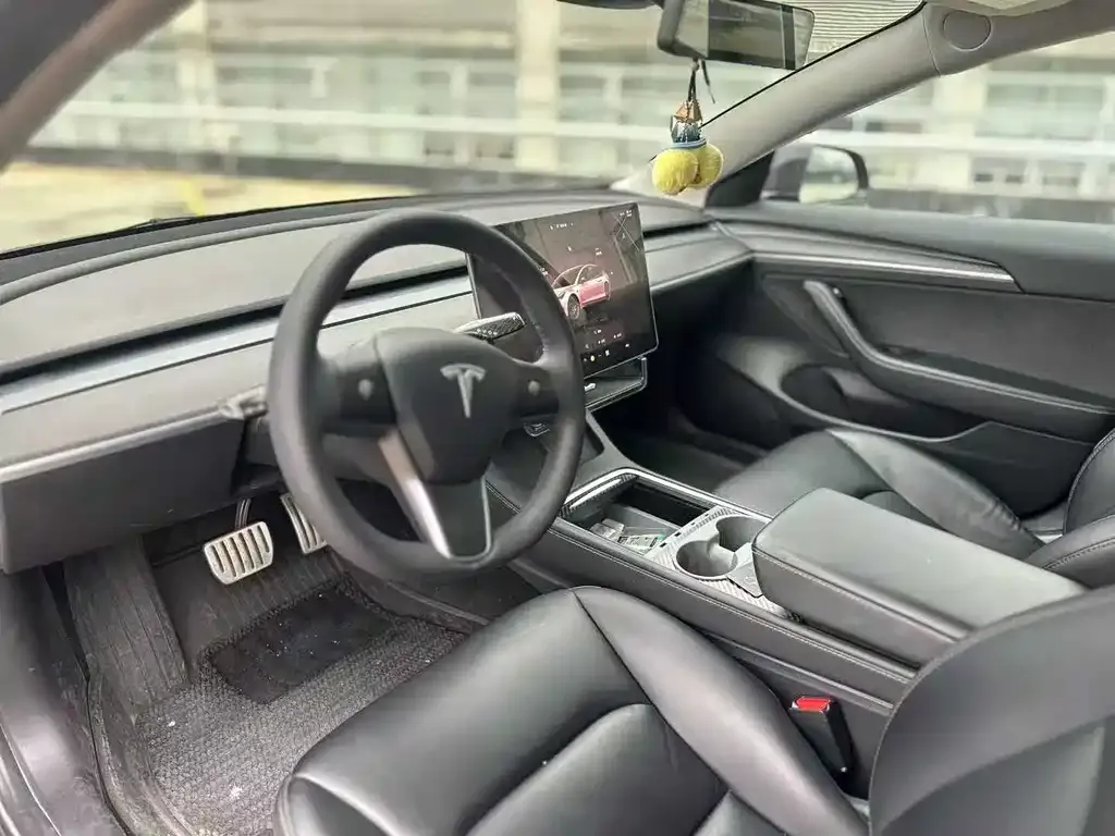 Tesla Model 3 — фото 5