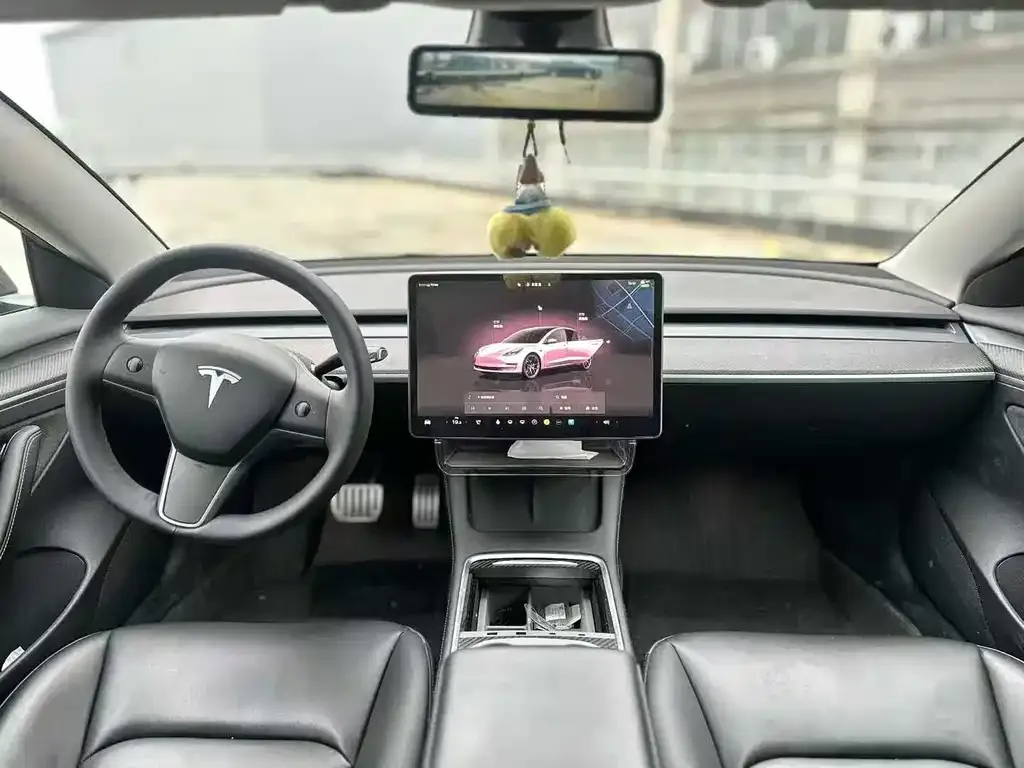 Tesla Model 3 — фото 3