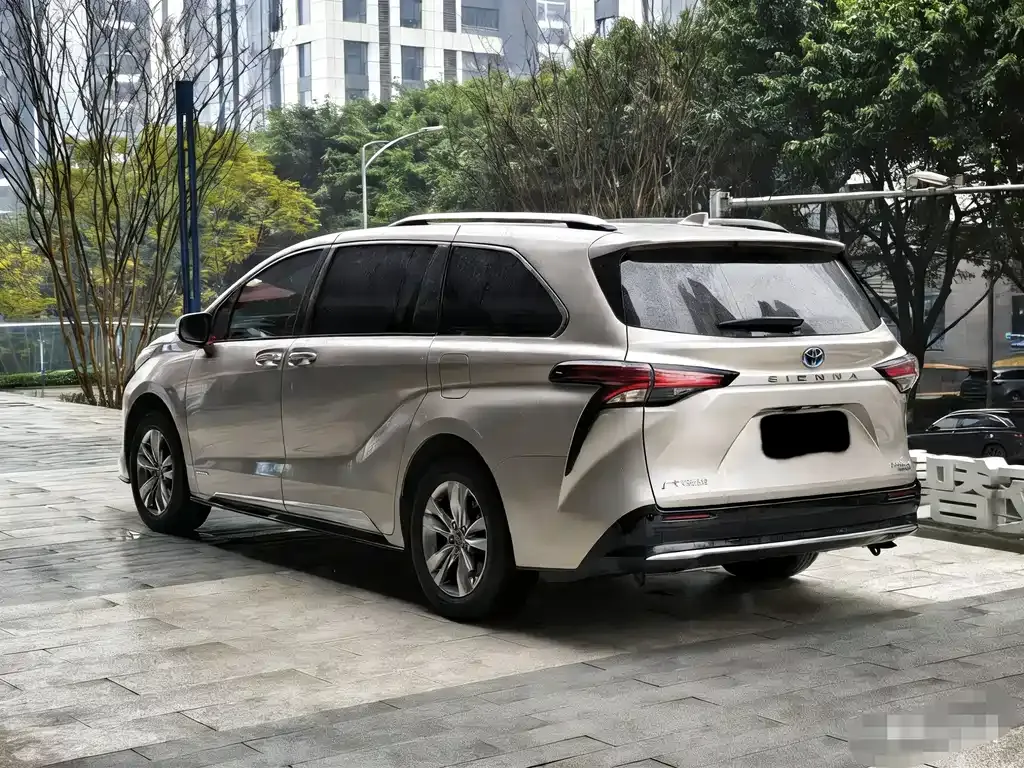 Toyota Sienna 2023 из CN, фото 10