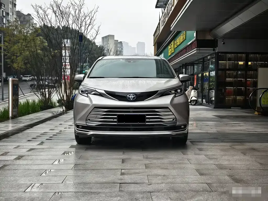 Toyota Sienna 2023 из CN, фото 7