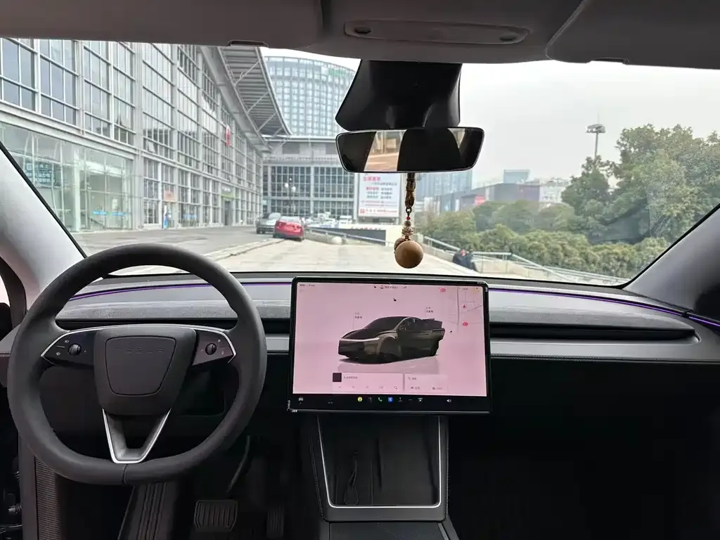Tesla Model Y — фото 4