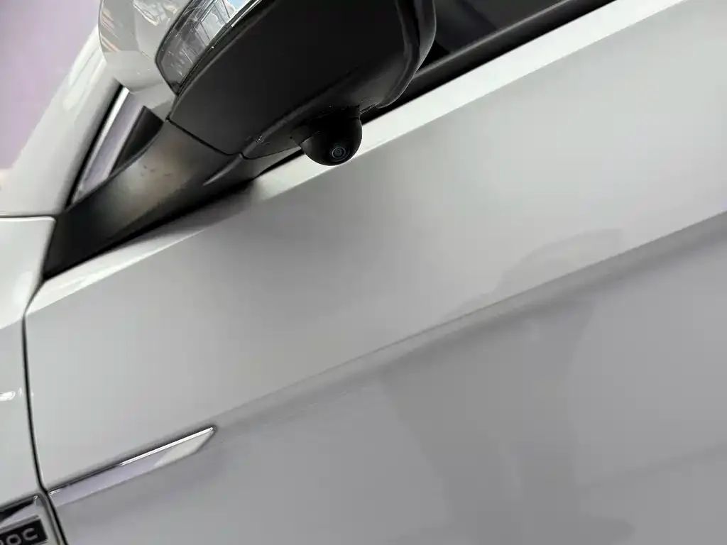 Volkswagen T-Roc 2023 из CN, фото 2