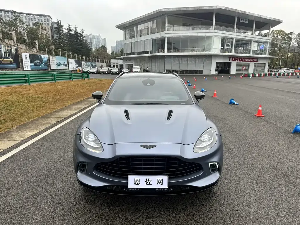 Aston Martin DBX 2022 из CN, фото 7