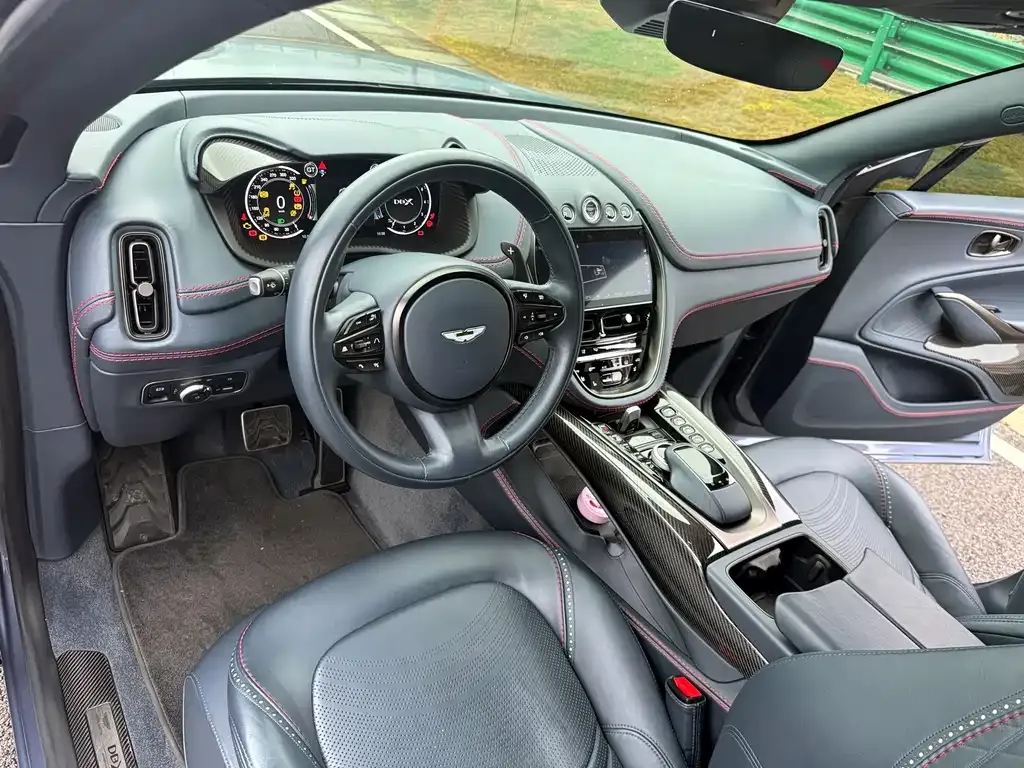 Aston Martin DBX 2022 из CN, фото 3