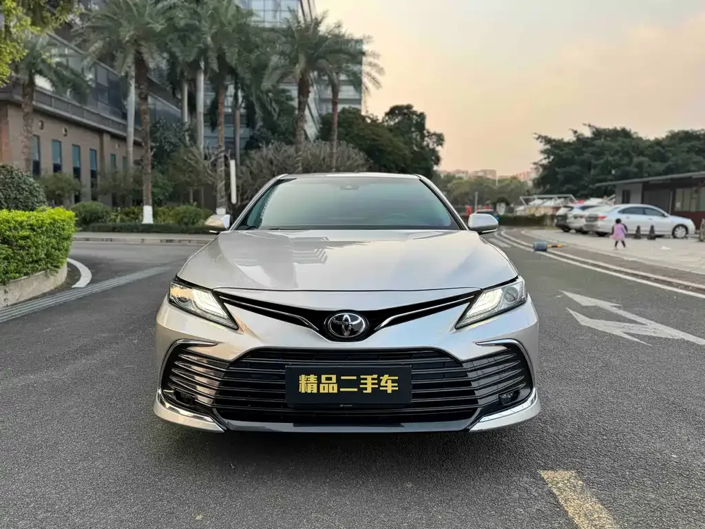 Toyota Camry 2023 из CN, фото 3