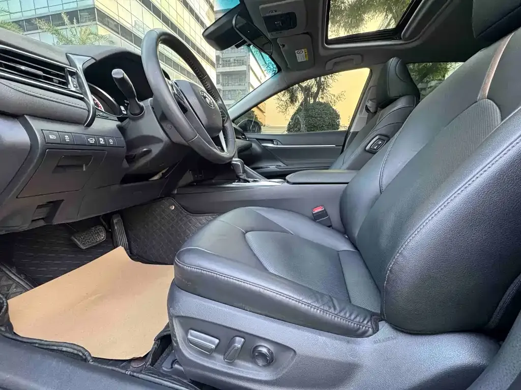 Toyota Camry 2023 из CN, фото 4
