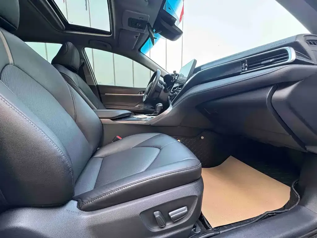 Toyota Camry 2023 из CN, фото 8